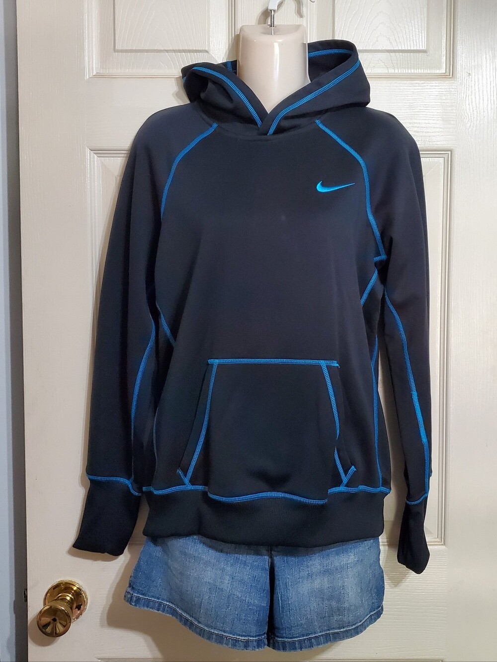 Nike Therma-Fit Black Hoodie with Blue Accents Women's Medium